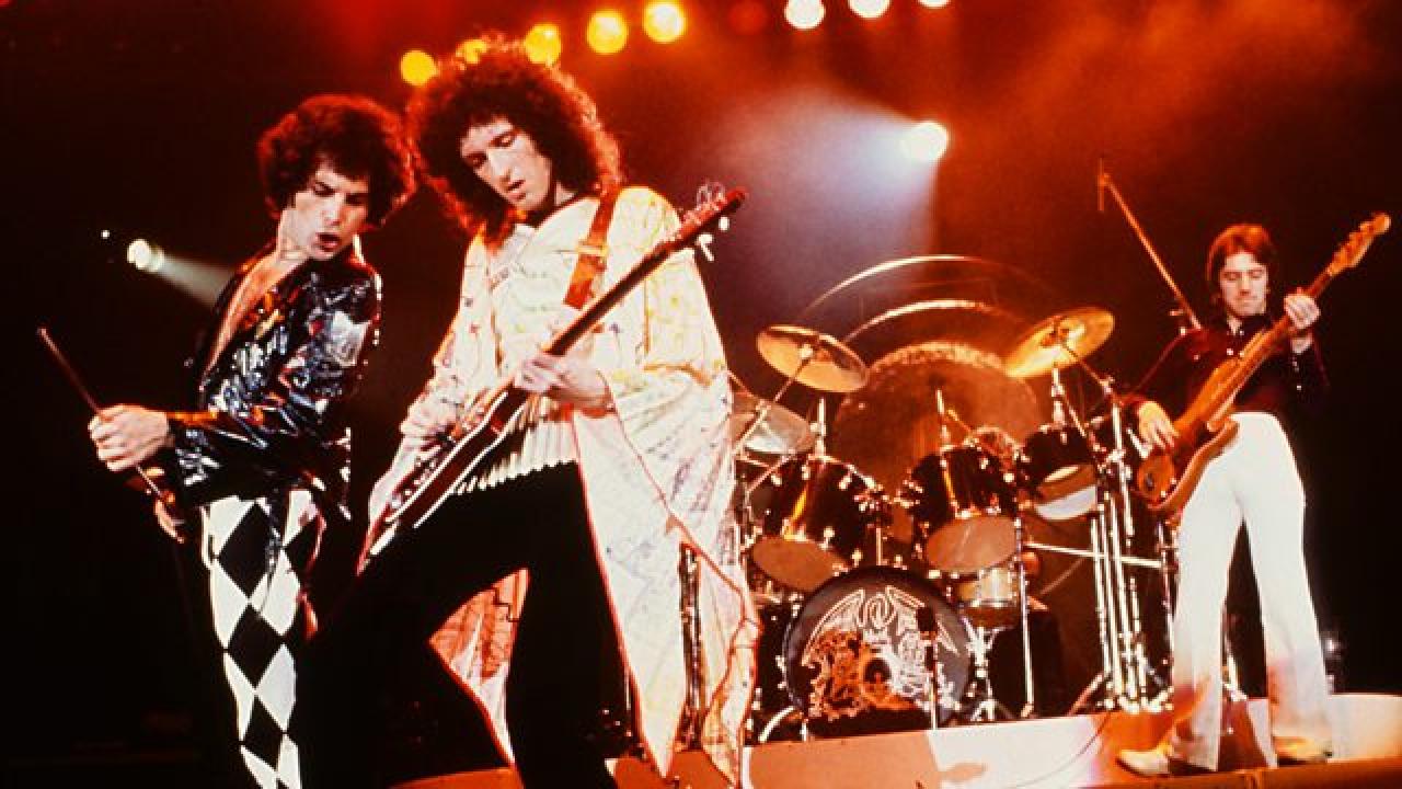 Queen: Rock The World